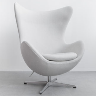 EggEgg fauteuil met kruisvoet mat gepolijst aluminium, stof Hallingdal 103 Onze interieurarchitecten helpen u graag met het maken van de juiste keuze voor uw persoonlijke Egg Chair. Neem contact op via een offerte aanvraag.