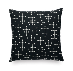 Classic Maharam Pillowssmall dot pattern, zwart