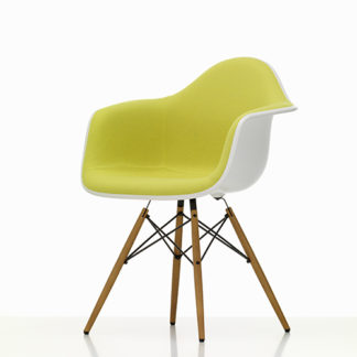 Eames plastic chairEames Plastic Chair stoel geel