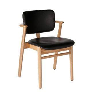 Domus Chair Domus Chair zitting en rug bekleed onderstel massief berken honey, gebeitst bekleding leder S√∂rensen Prestige black, gemonteerd