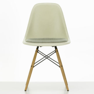 DSW Fiberglass Side Chair + zitkussenDSW Fiber. - eames parchment - hopsak ivory forestLEVERTIJD: 8 weken